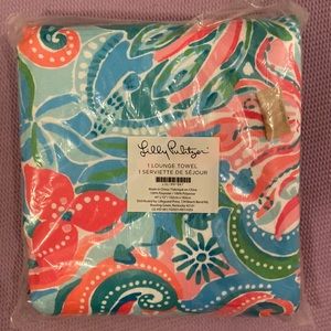 Lilly Pulitzer Lounge Towel NEW! - Multicolor